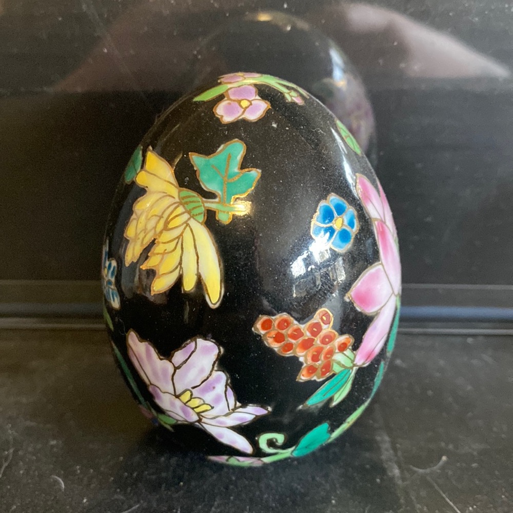 Chinese porcelain egg